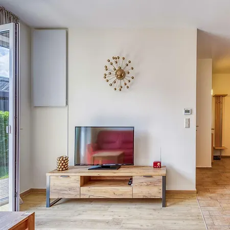 Lore Mit Terrasse Апартаменты